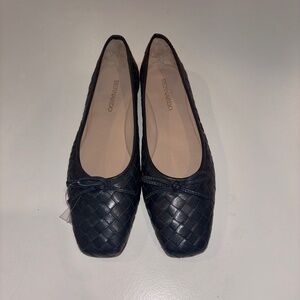 Bernardo Gwynn Navy Blue Woven Flats (Size 7)